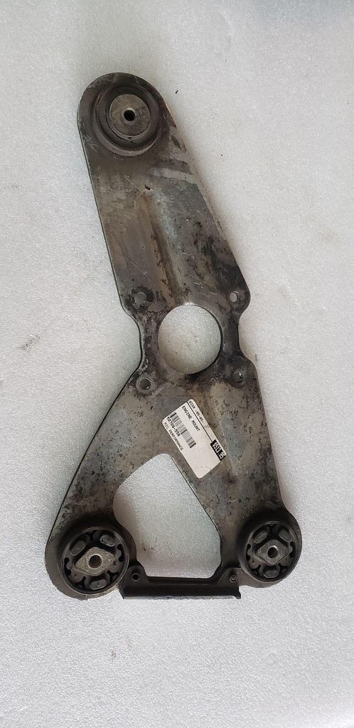 ENGINE MOUNT