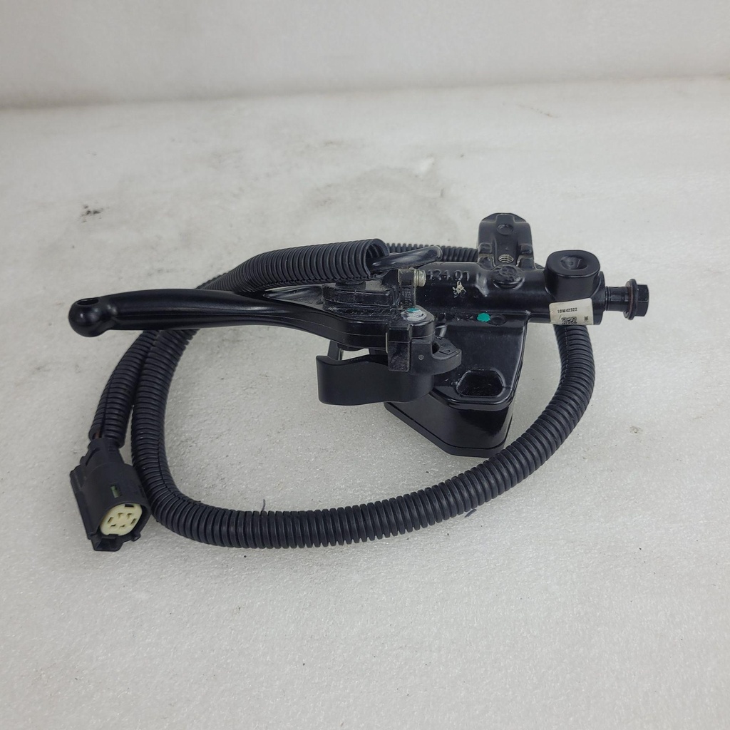 [507032689-001] brake master cylinder
